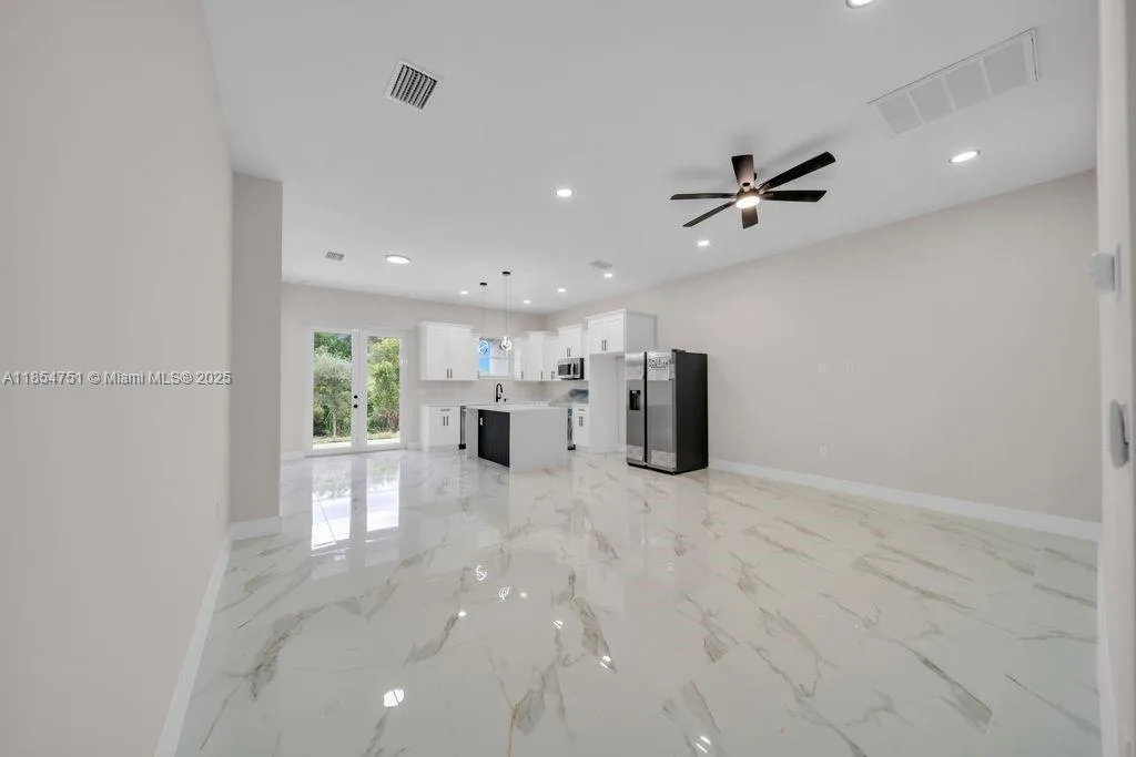 724/726 Jack Ave S, Lehigh Acres, FL 33973 photo 4