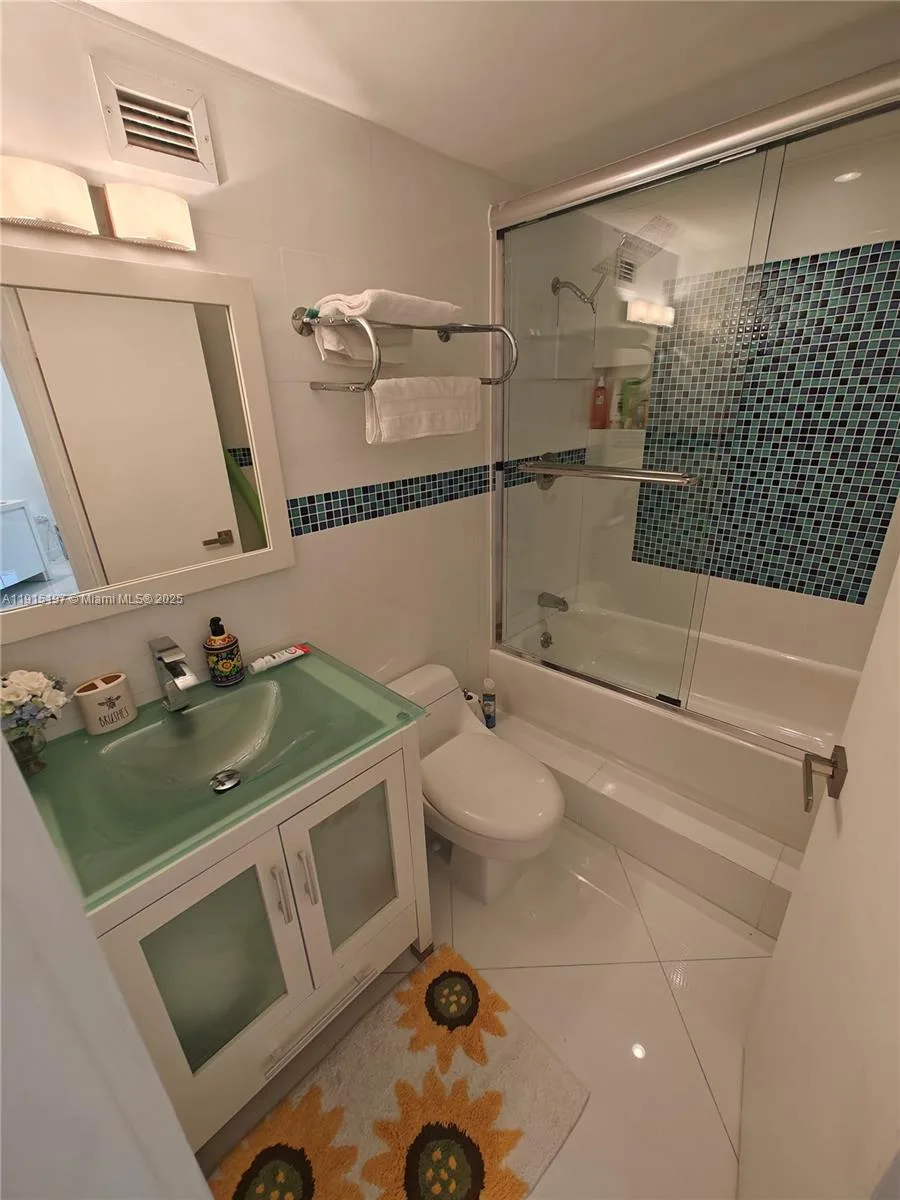 801 Brickell Bay Dr # 671, Miami, FL 33131 photo 10