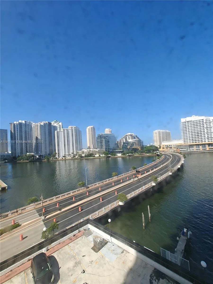 801 Brickell Bay Dr # 671, Miami, FL 33131 photo 2