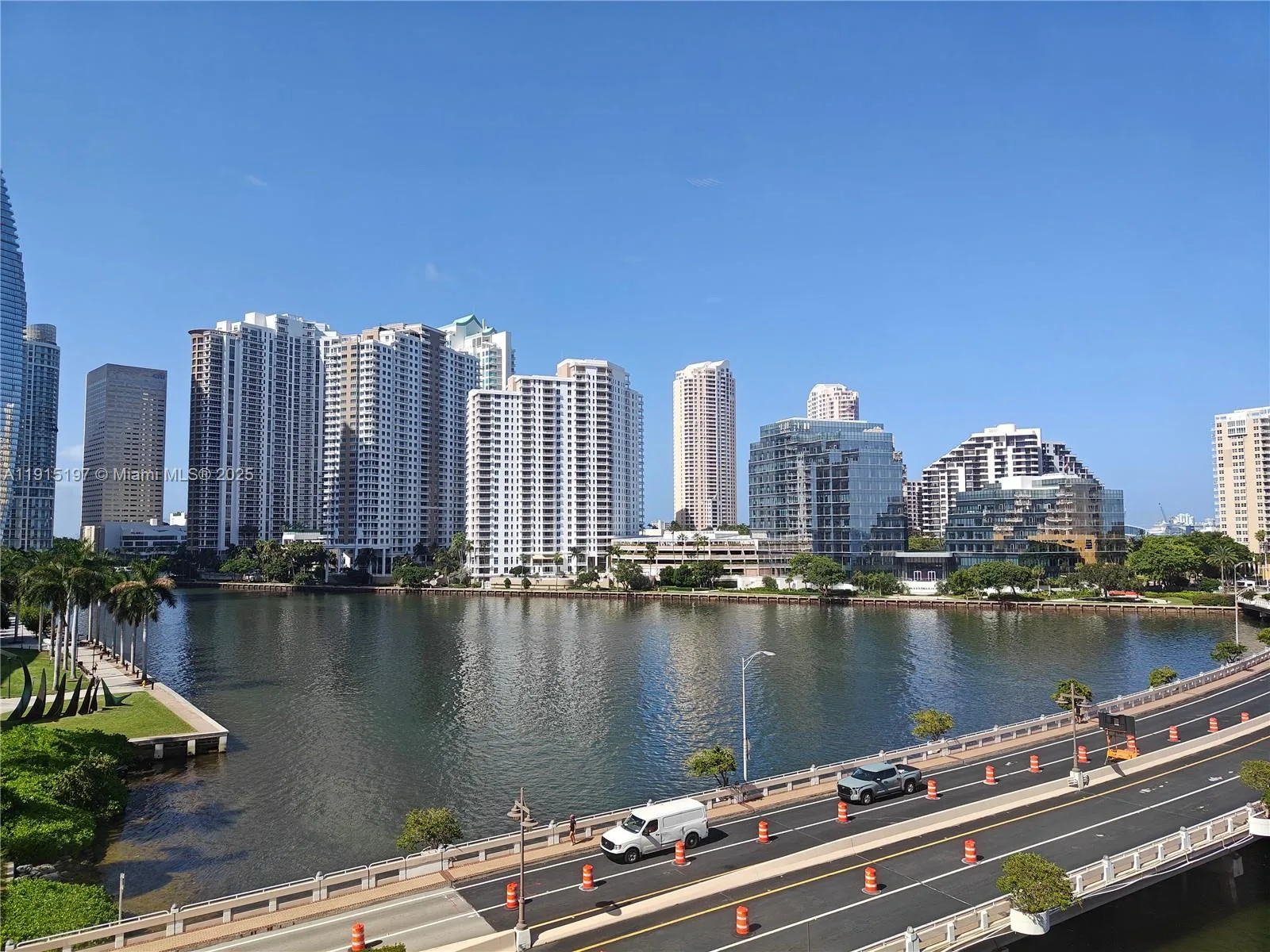 801 Brickell Bay Dr # 671, Miami, FL 33131 photo 3