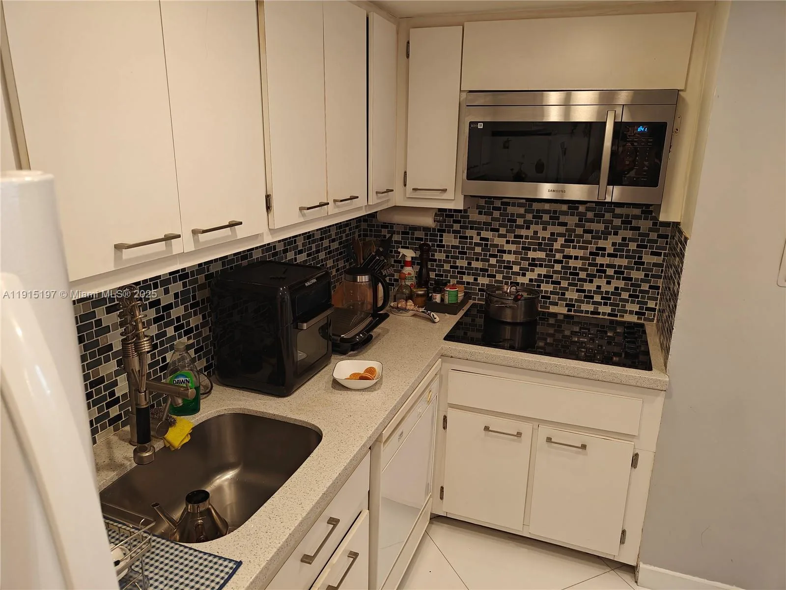801 Brickell Bay Dr # 671, Miami, FL 33131 photo 8