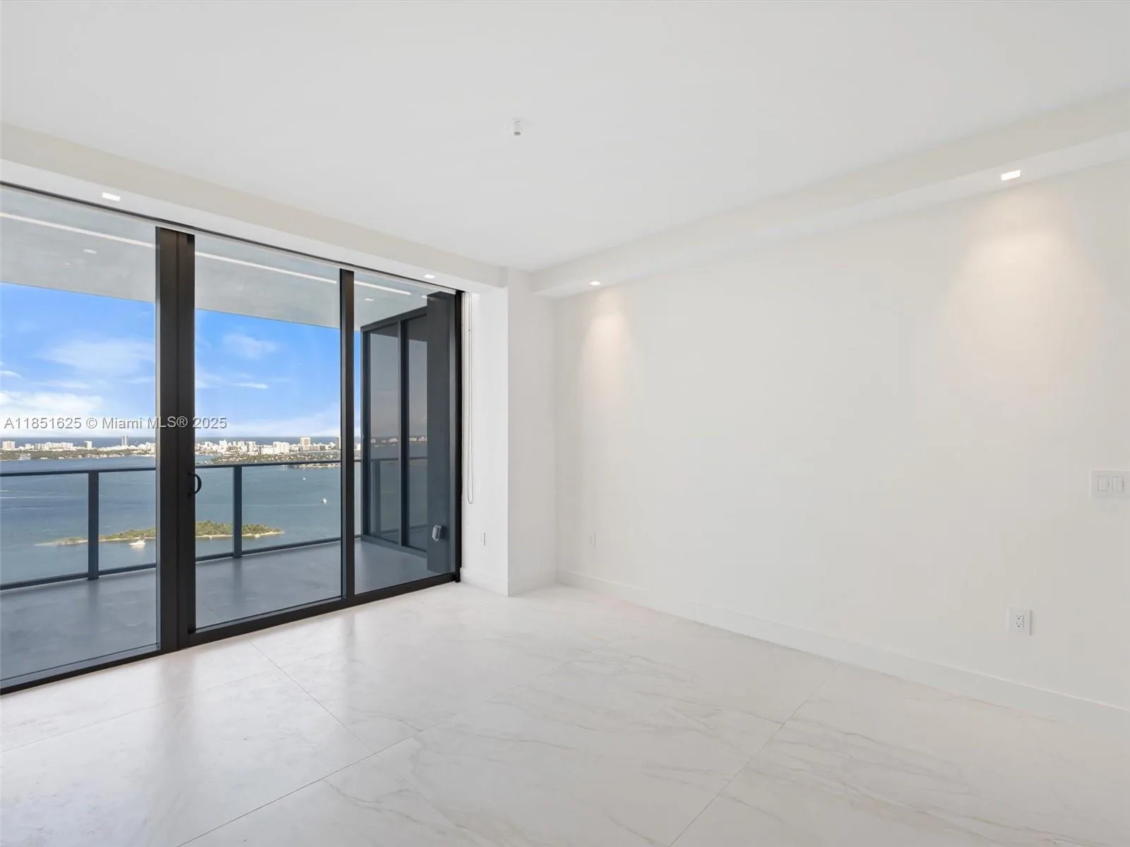 700 NE 24th St # 4305, Miami, FL 33137 photo 11