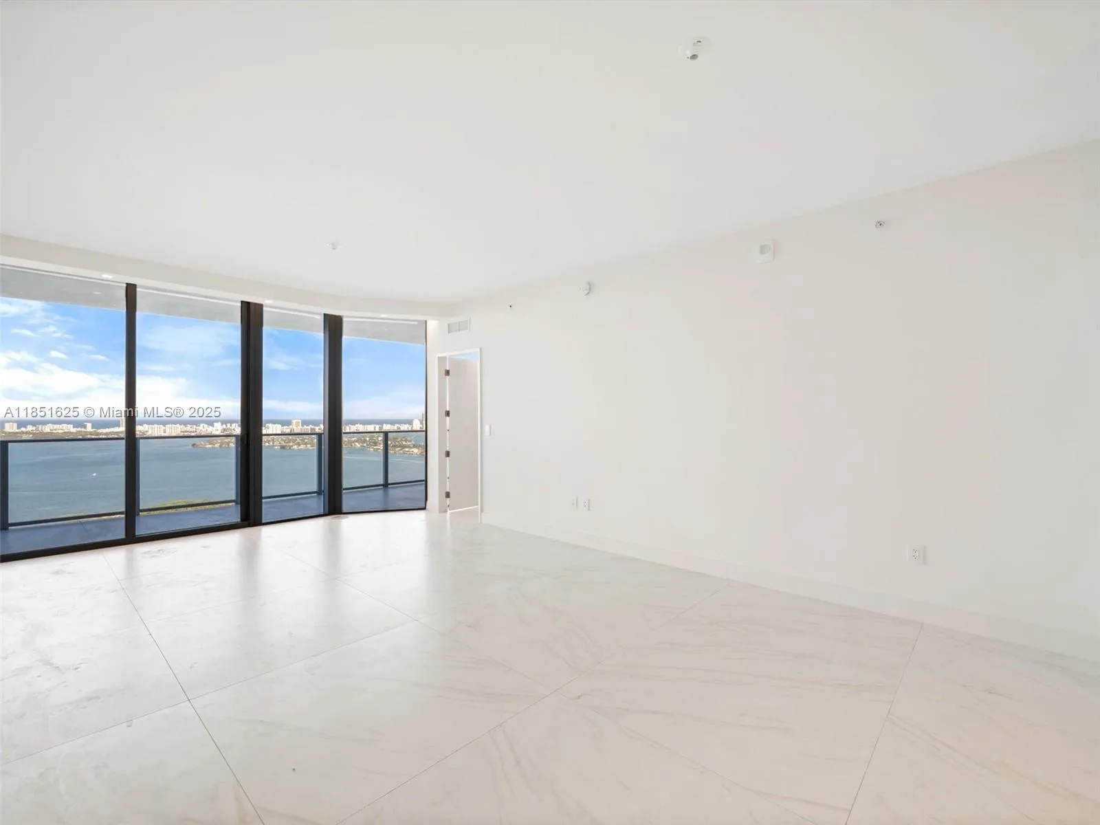 700 NE 24th St # 4305, Miami, FL 33137 photo 5