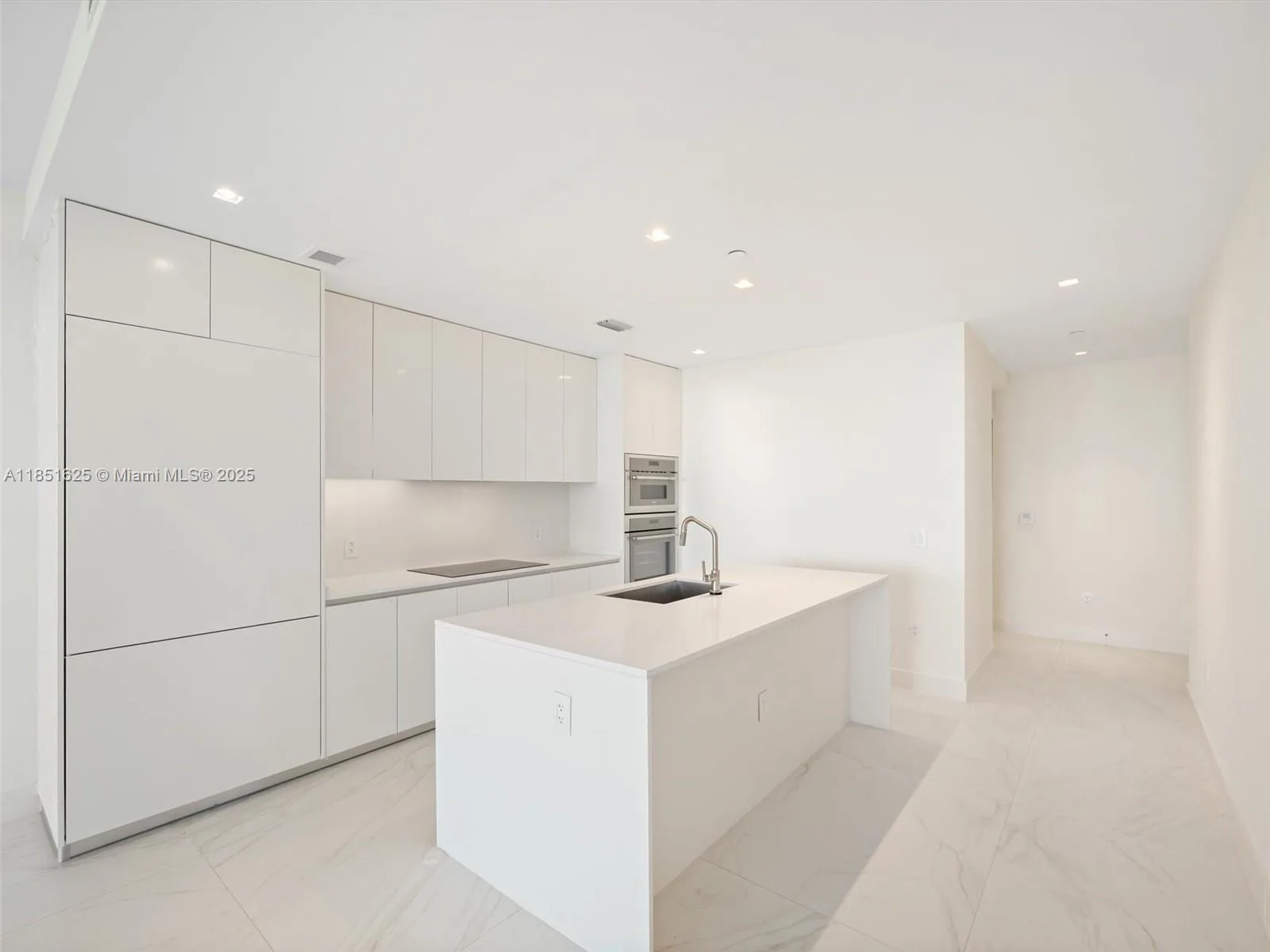 700 NE 24th St # 4305, Miami, FL 33137 photo 9