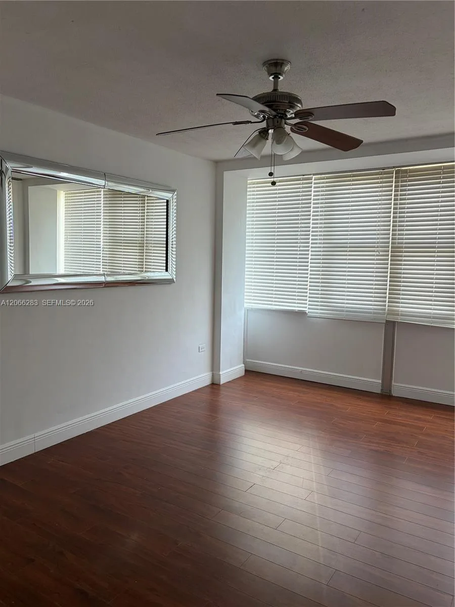 7545 E Treasure Dr # 5G, North Bay Village, FL 33141 photo 4