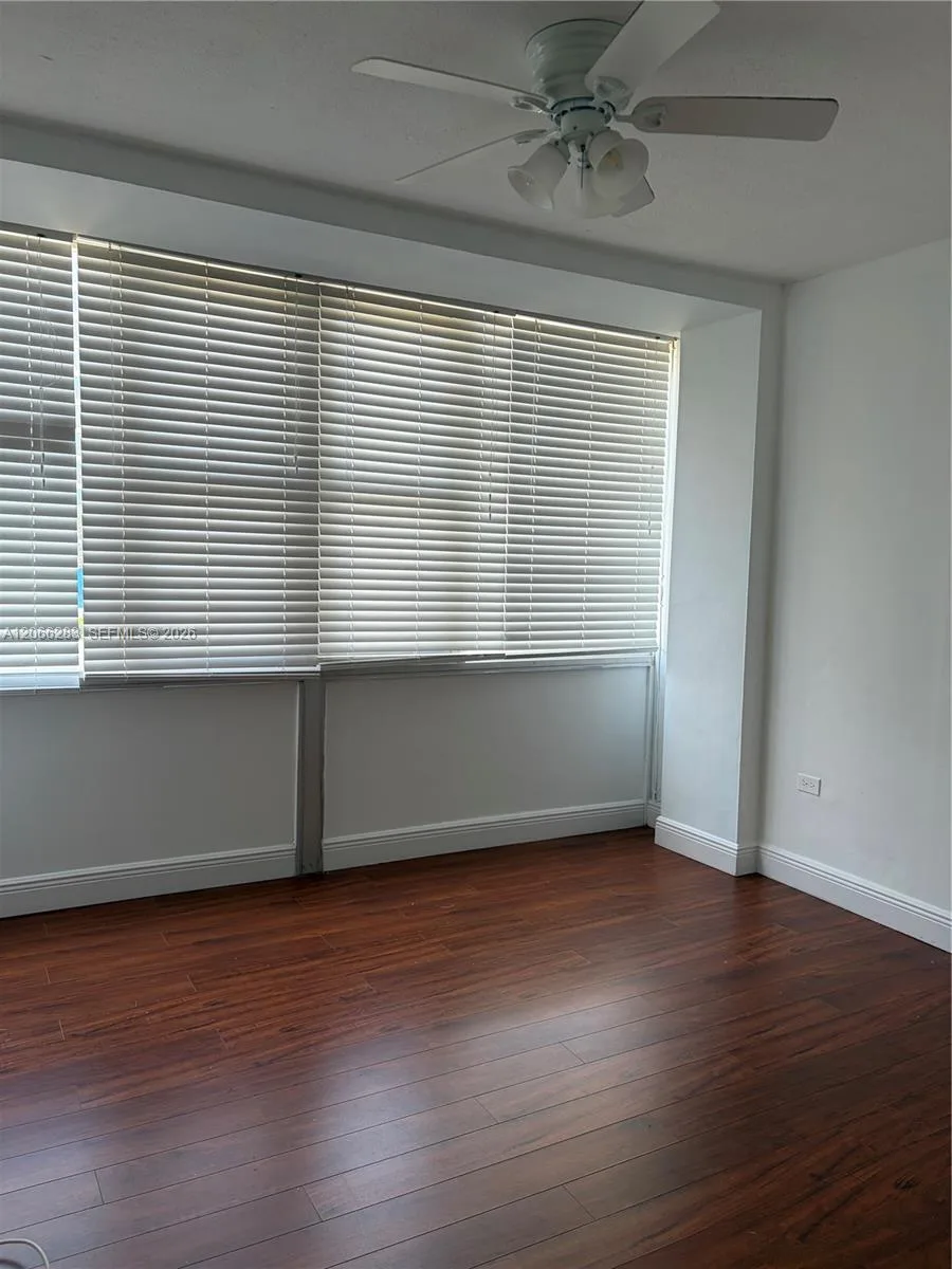 7545 E Treasure Dr # 5G, North Bay Village, FL 33141 photo 5