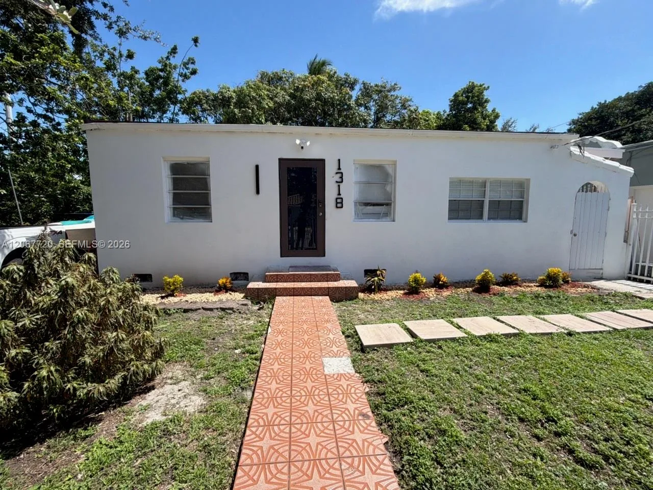1318 NW 34th St, Miami, FL 33142 photo 2