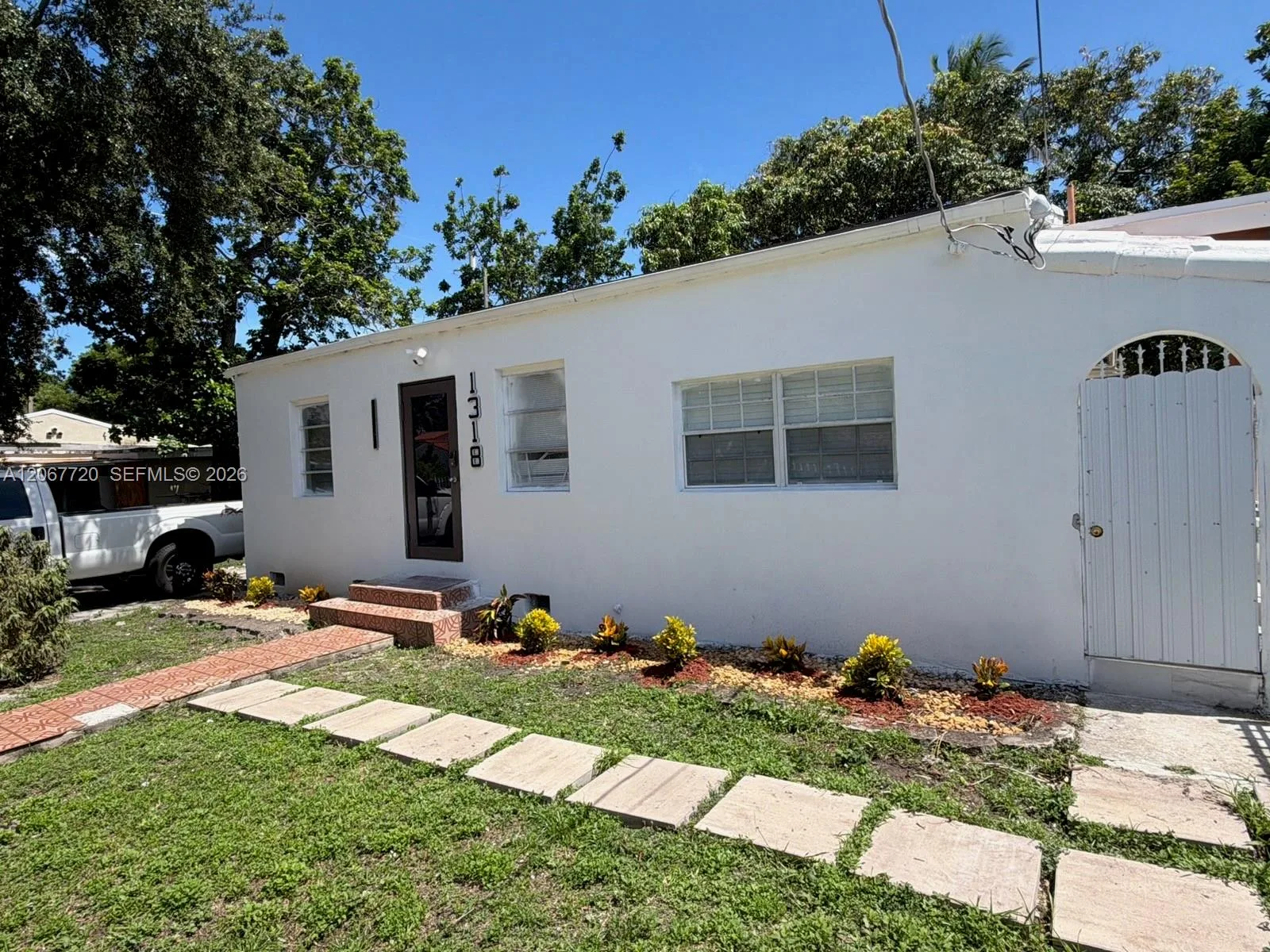 1318 NW 34th St, Miami, FL 33142 photo 3