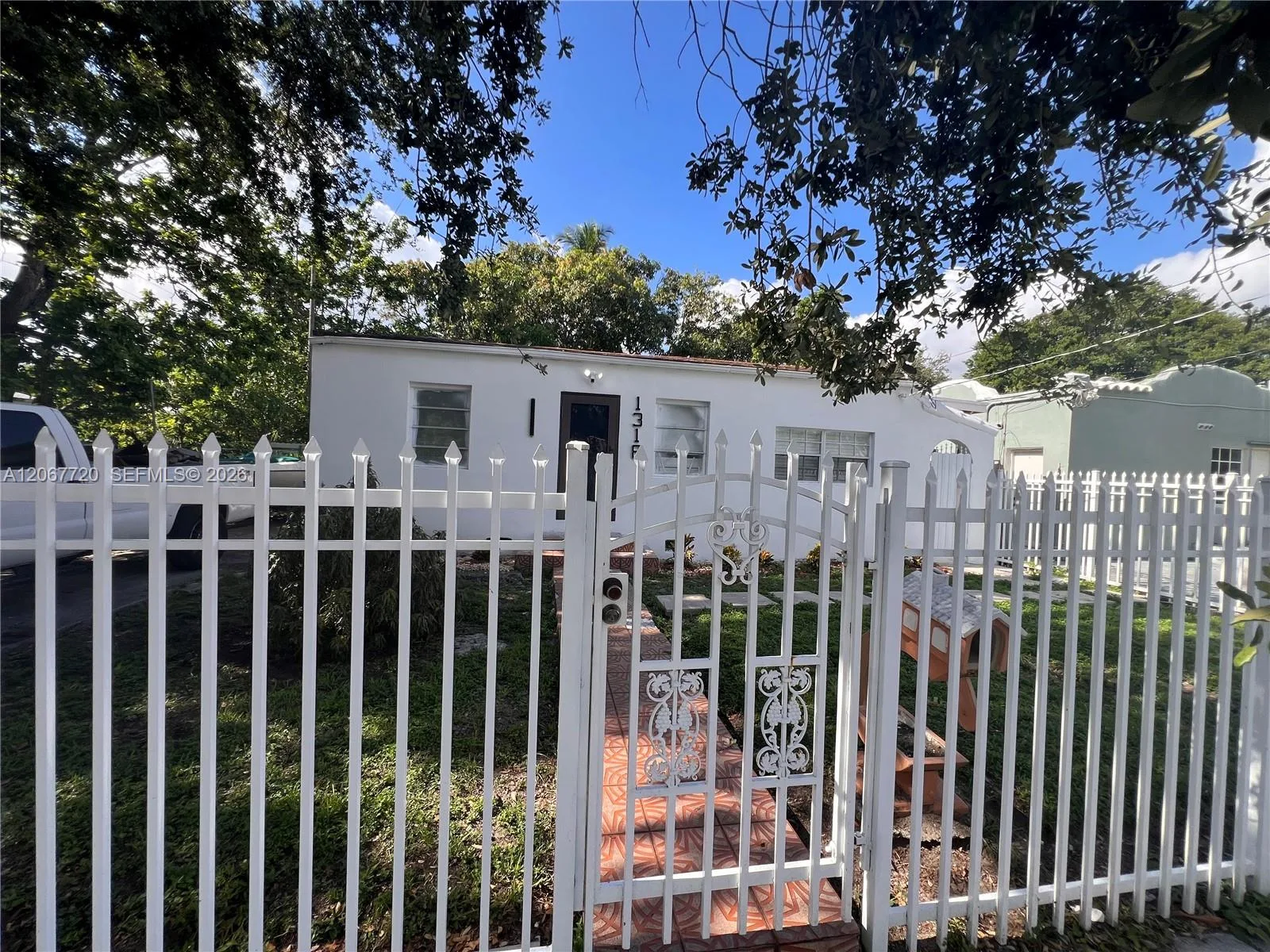 1318 NW 34th St, Miami, FL 33142 photo 4