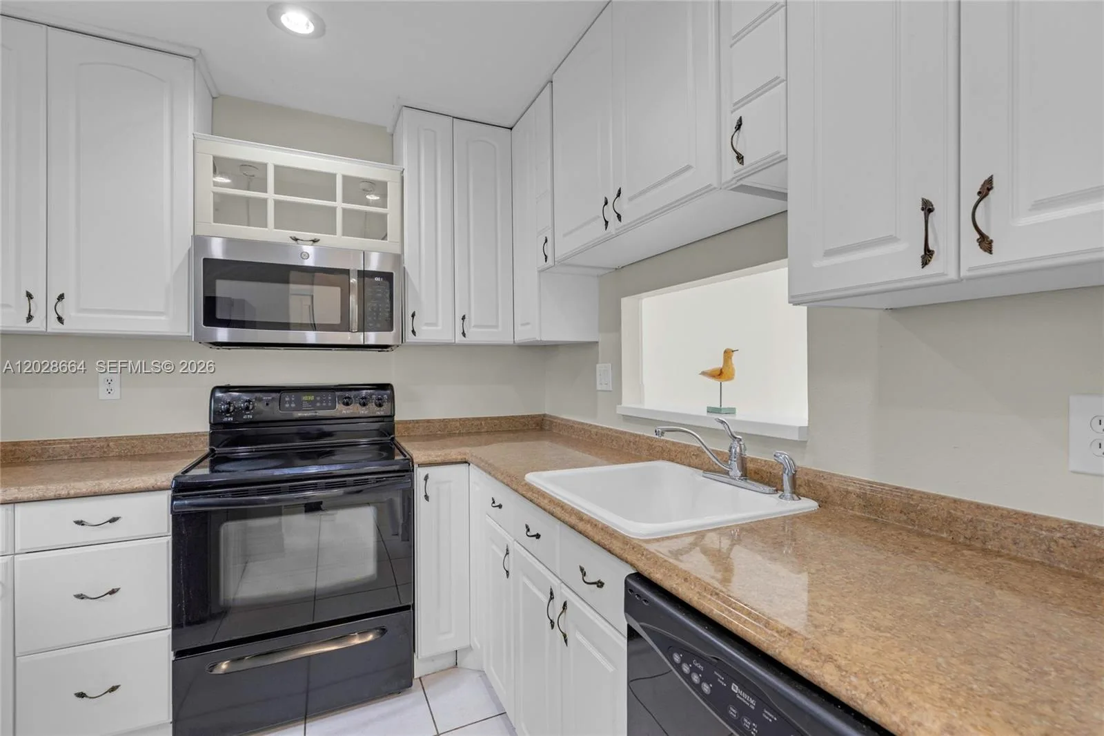4805 NW 35th St # 416, Lauderdale Lakes, FL 33319 photo 2