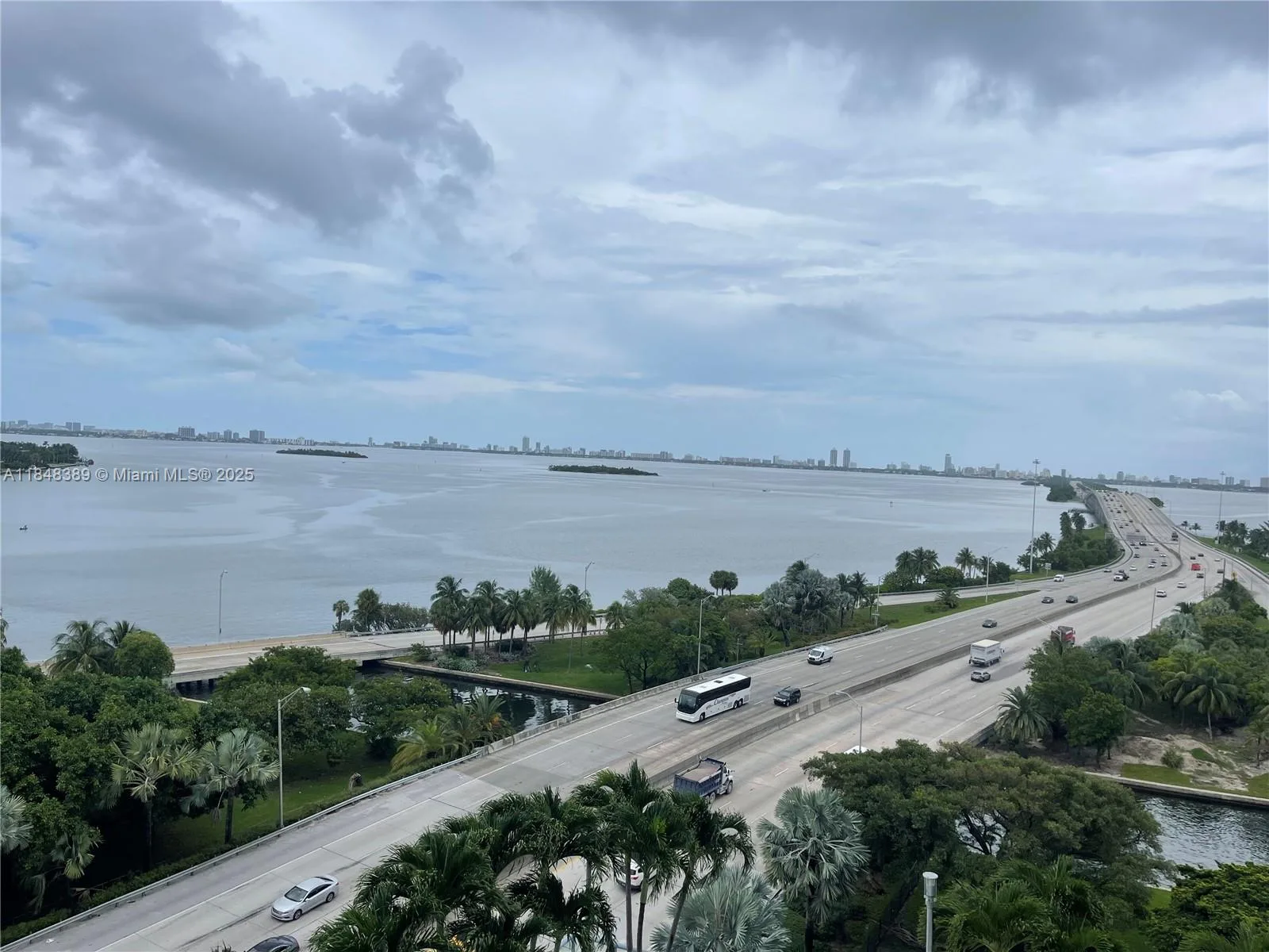 601 NE 36th St # 1009, Miami, FL 33137 photo 5