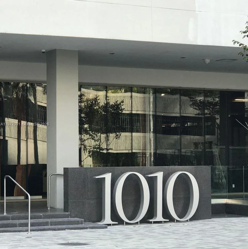 1010 Brickell Ave # 3509, Miami, FL 33131