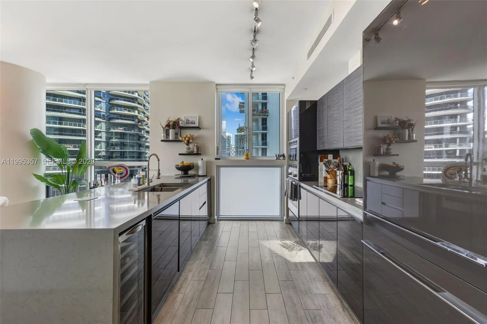 1080 Brickell Ave # 1909, Miami, FL 33131 photo 4