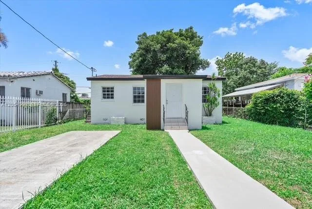 1530 NW 55th St, Miami, FL 33142