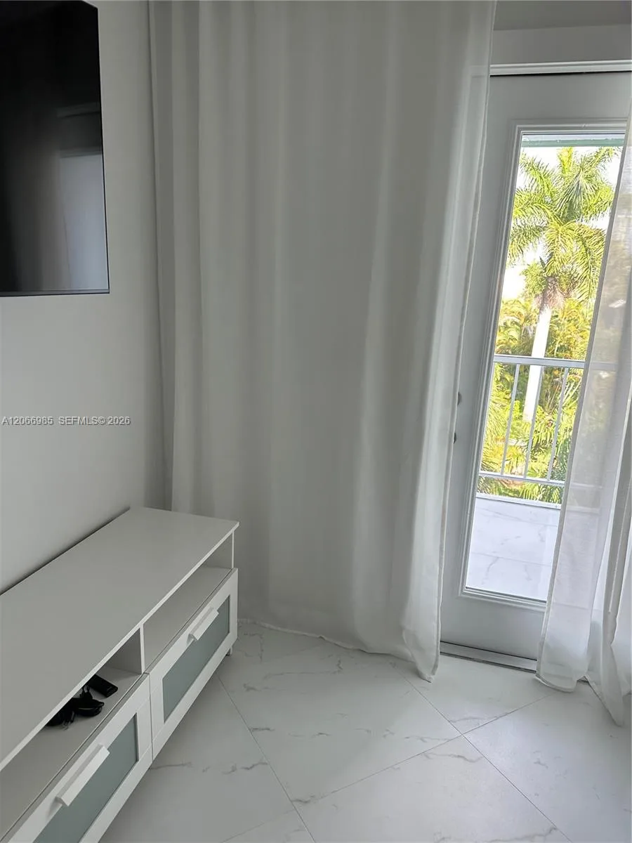 1333 E Hallandale Beach Blvd # 423, Hallandale Beach, FL 33009 photo 10