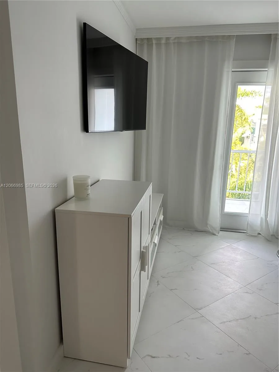 1333 E Hallandale Beach Blvd # 423, Hallandale Beach, FL 33009 photo 11