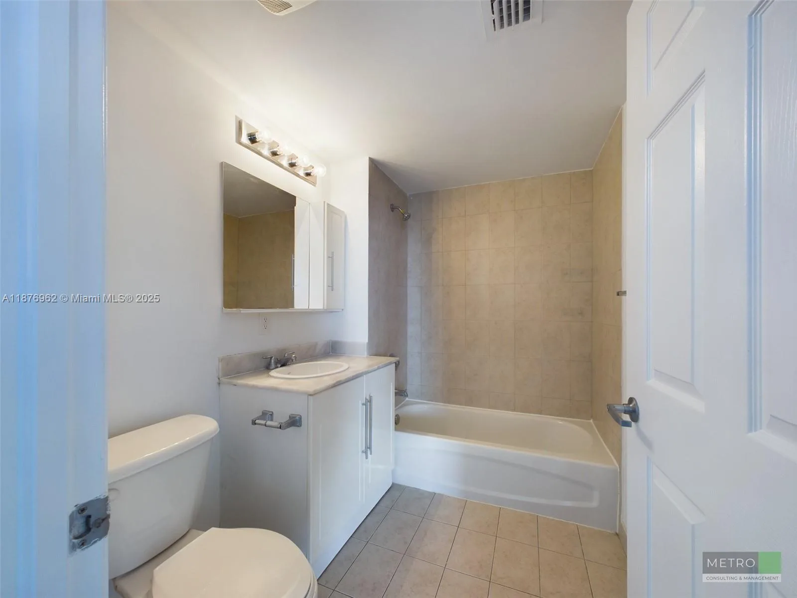 275 NE 18th St # 2007, Miami, FL 33132 photo 9