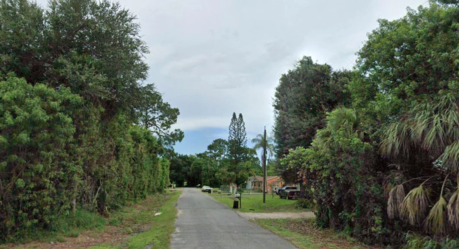 2001 N 51st Court, Fort Pierce, FL 34947 photo 2