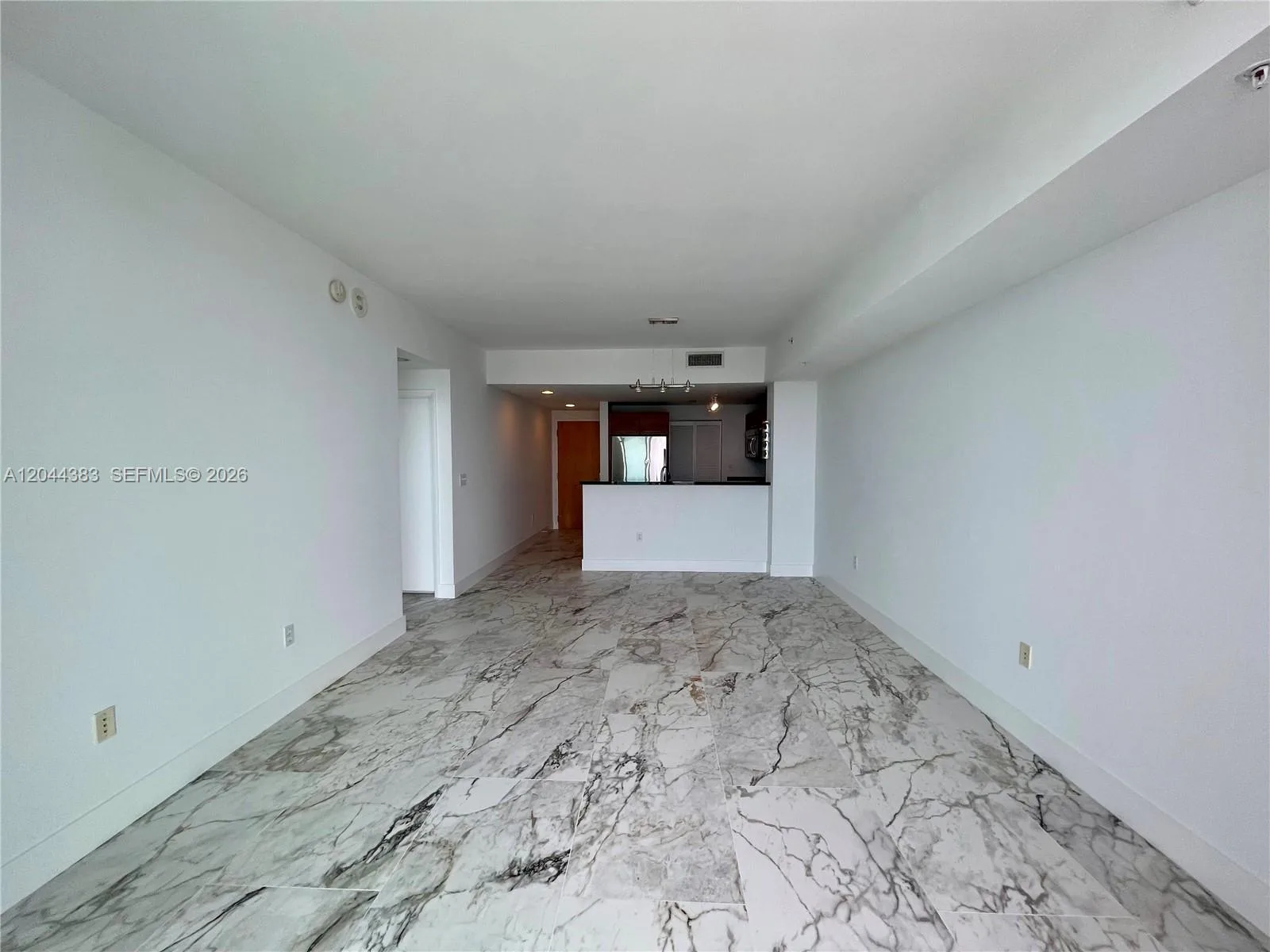 253 NE 2nd St # 2409, Miami, FL 33132 photo 11