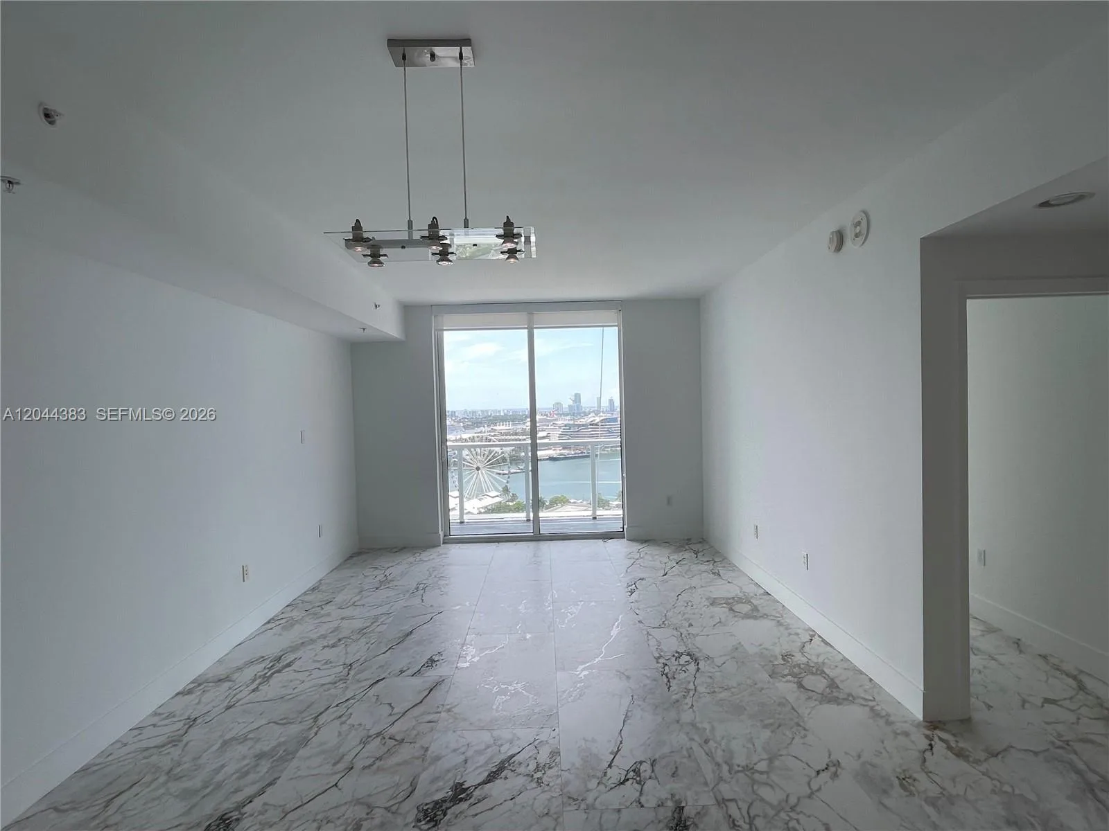 253 NE 2nd St # 2409, Miami, FL 33132 photo 12