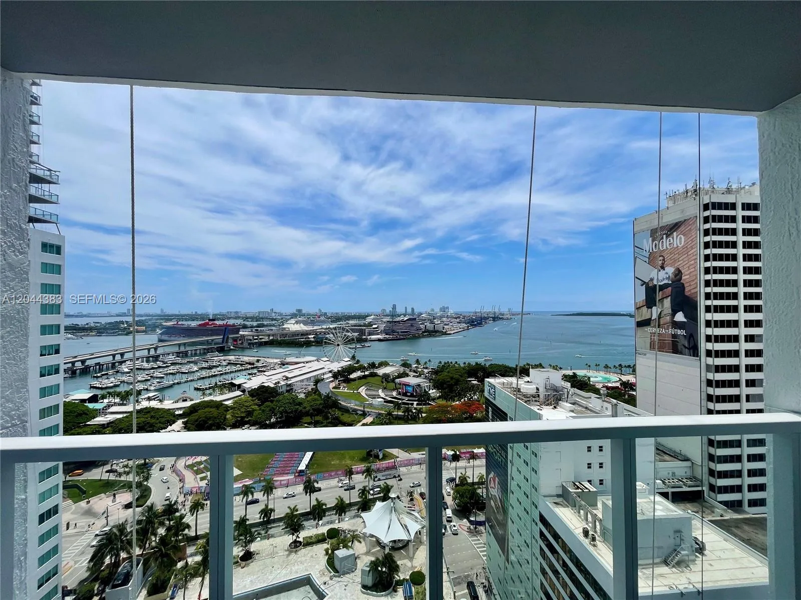 253 NE 2nd St # 2409, Miami, FL 33132 photo 13