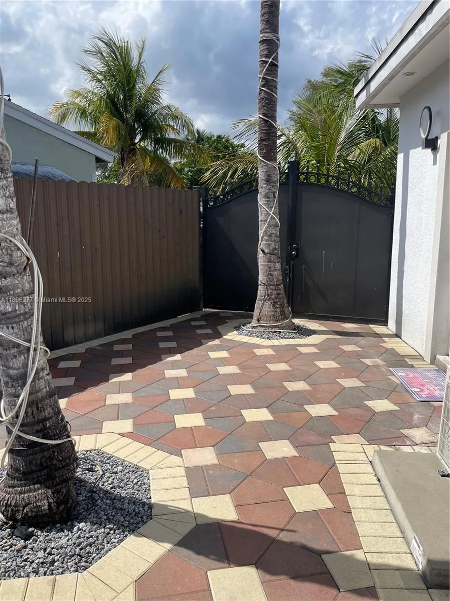 240 NE 27th St # 1, Pompano Beach, FL 33064 photo 7