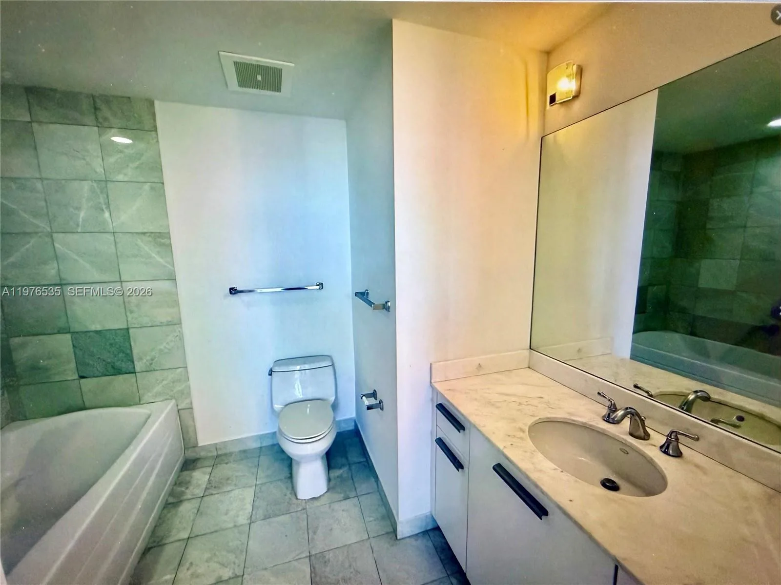 1060 Brickell Ave # 3205, Miami, FL 33131 photo 6