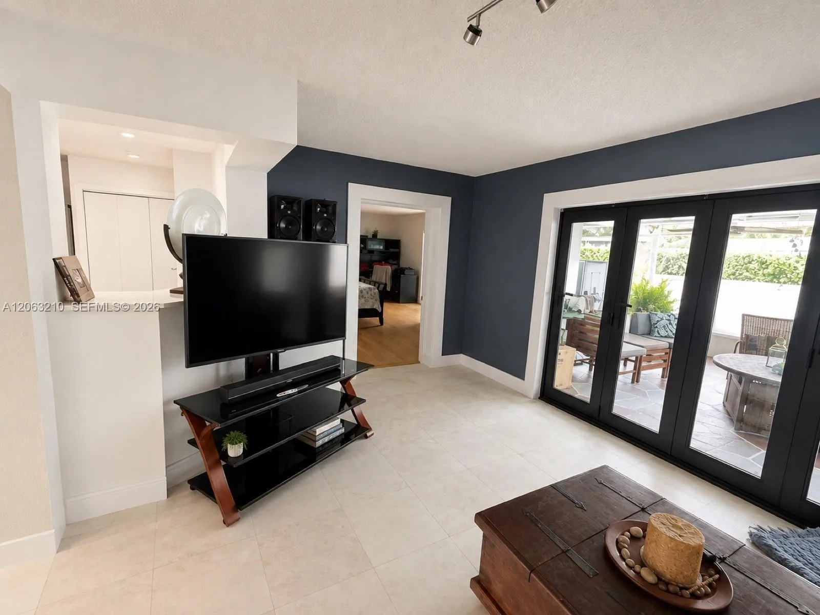 18150 NW 82nd Ave, Hialeah, FL 33015 photo 11