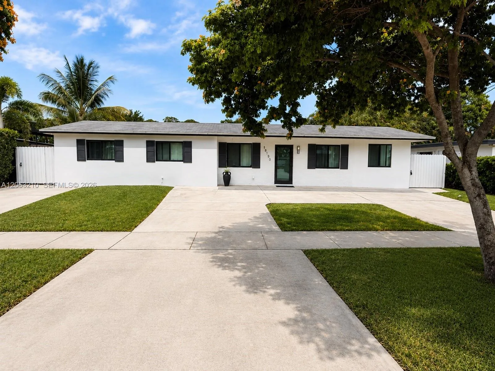 18150 NW 82nd Ave, Hialeah, FL 33015 photo 2
