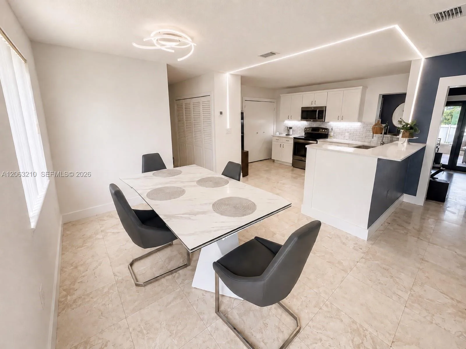 18150 NW 82nd Ave, Hialeah, FL 33015 photo 5