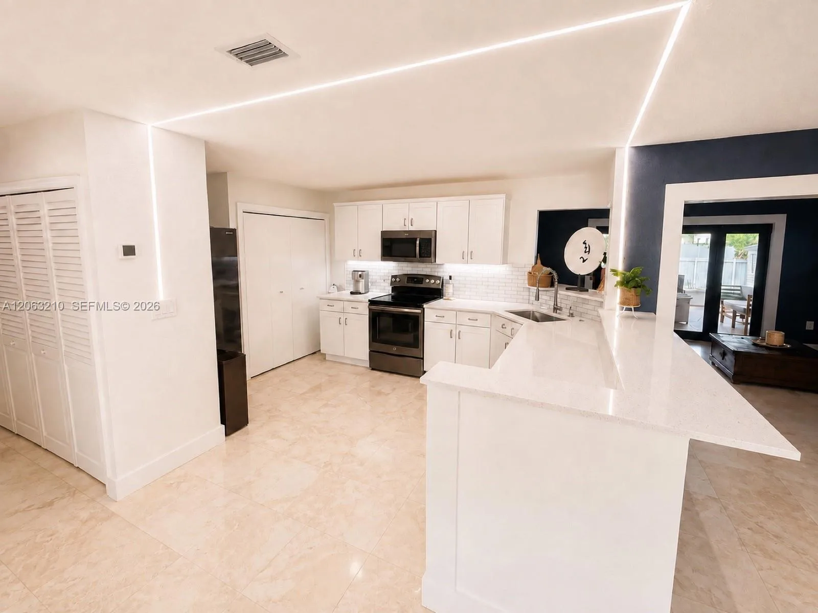 18150 NW 82nd Ave, Hialeah, FL 33015 photo 6