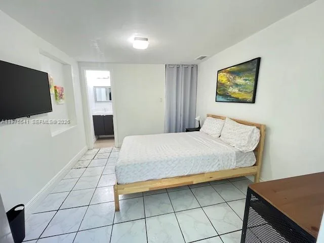 410 NW 31st St, Miami, FL 33127 photo 13