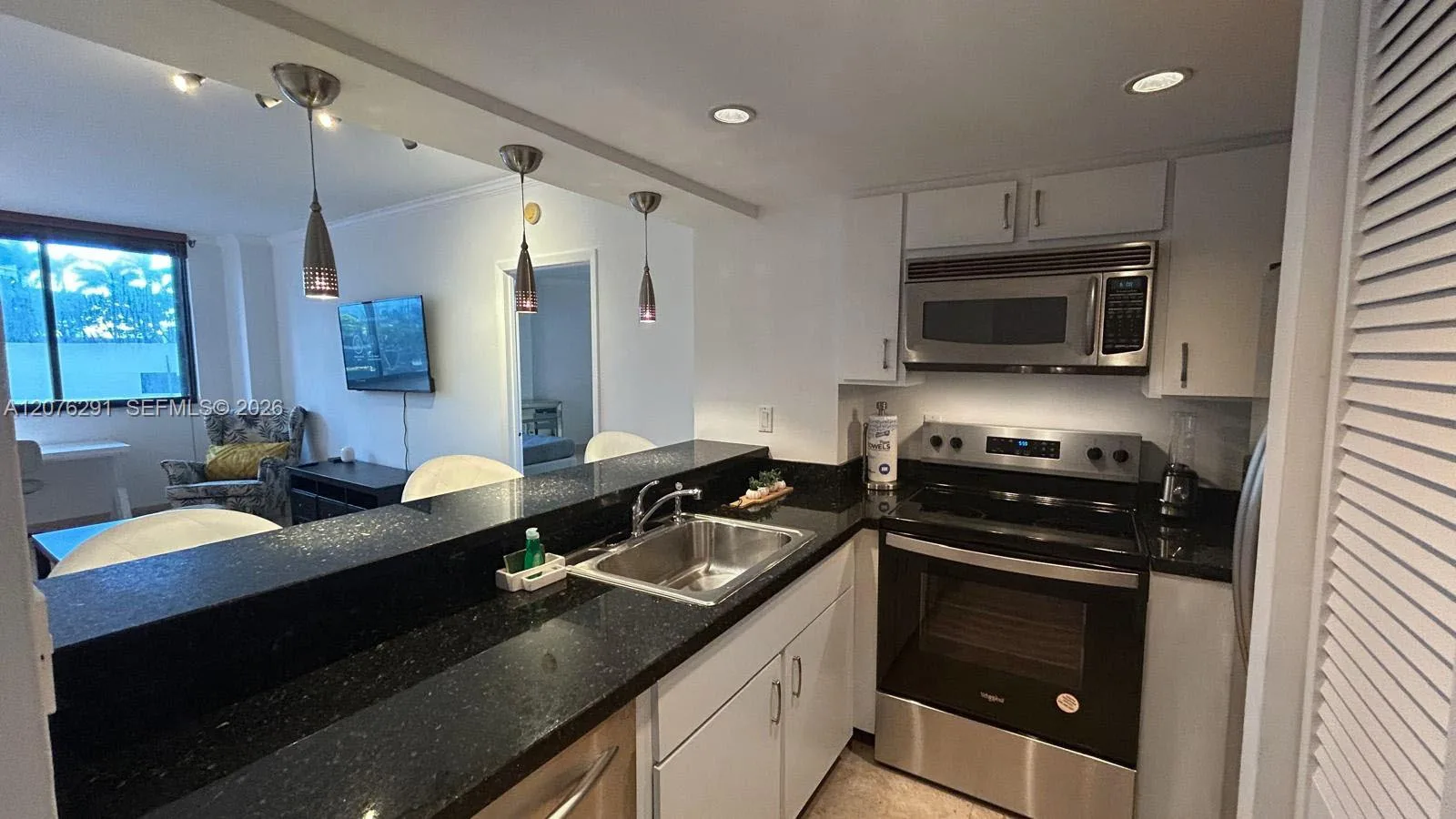 540 Brickell Key Dr # 512, Miami, FL 33131 photo 2