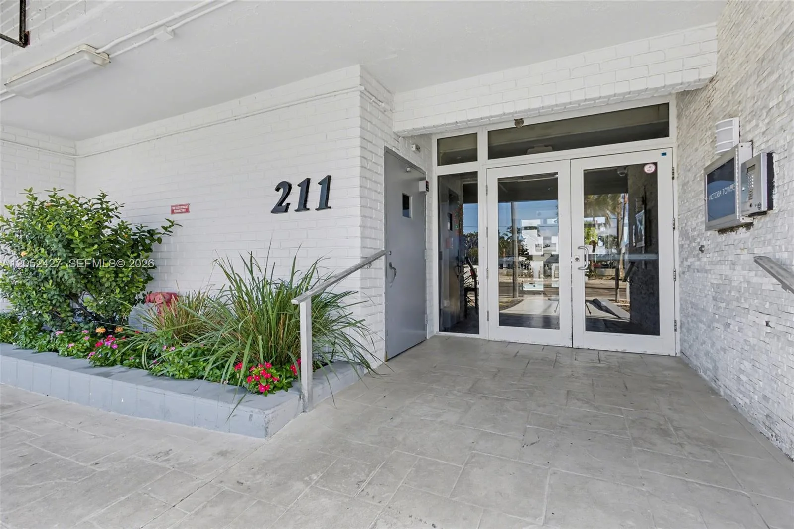 211 S Ocean Dr # 205, Hollywood, FL 33019