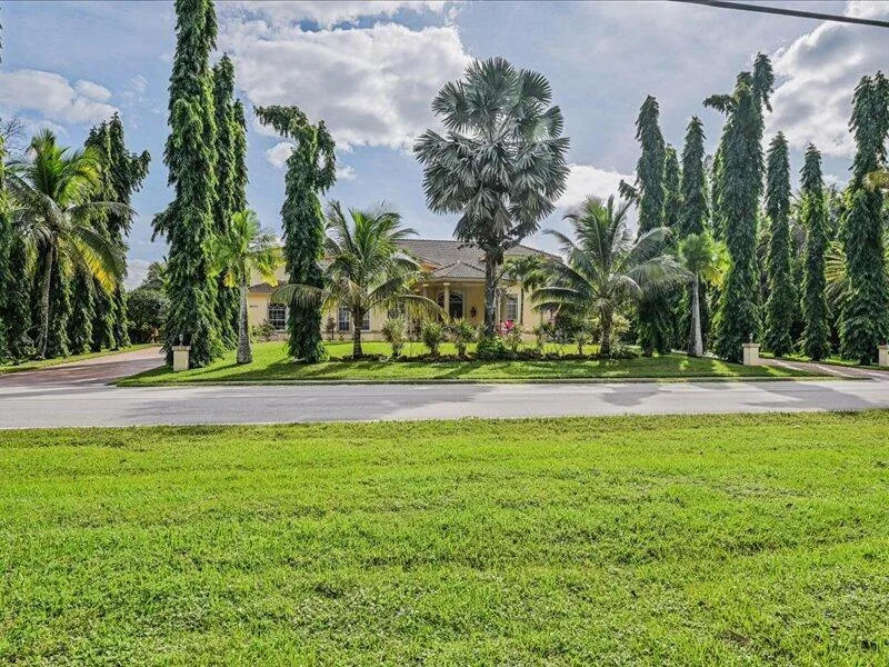 8671 155th Place N, Palm Beach Gardens, FL 33418 photo 4