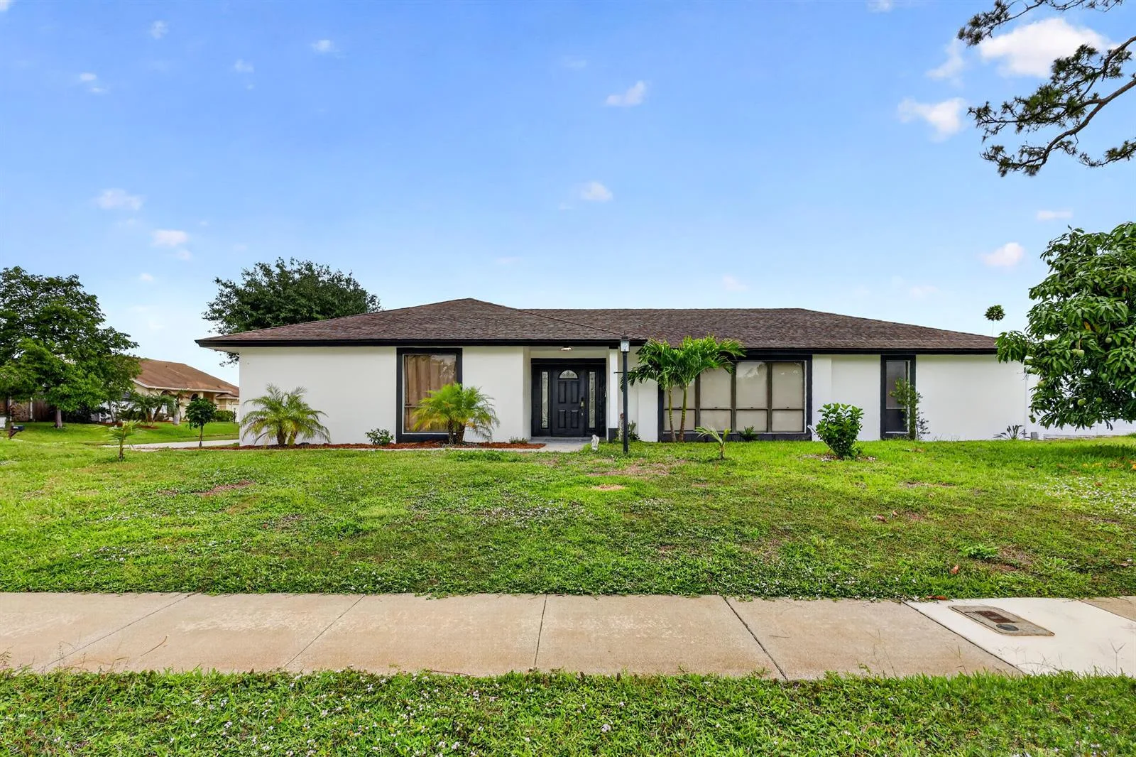 4831 Dorchester Mews, Haverhill, FL 33415