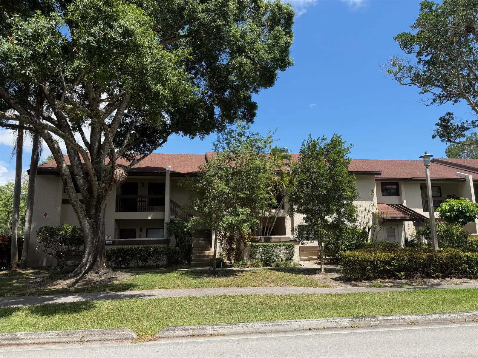 2664 NW 42nd Avenue, Coconut Creek, FL 33066