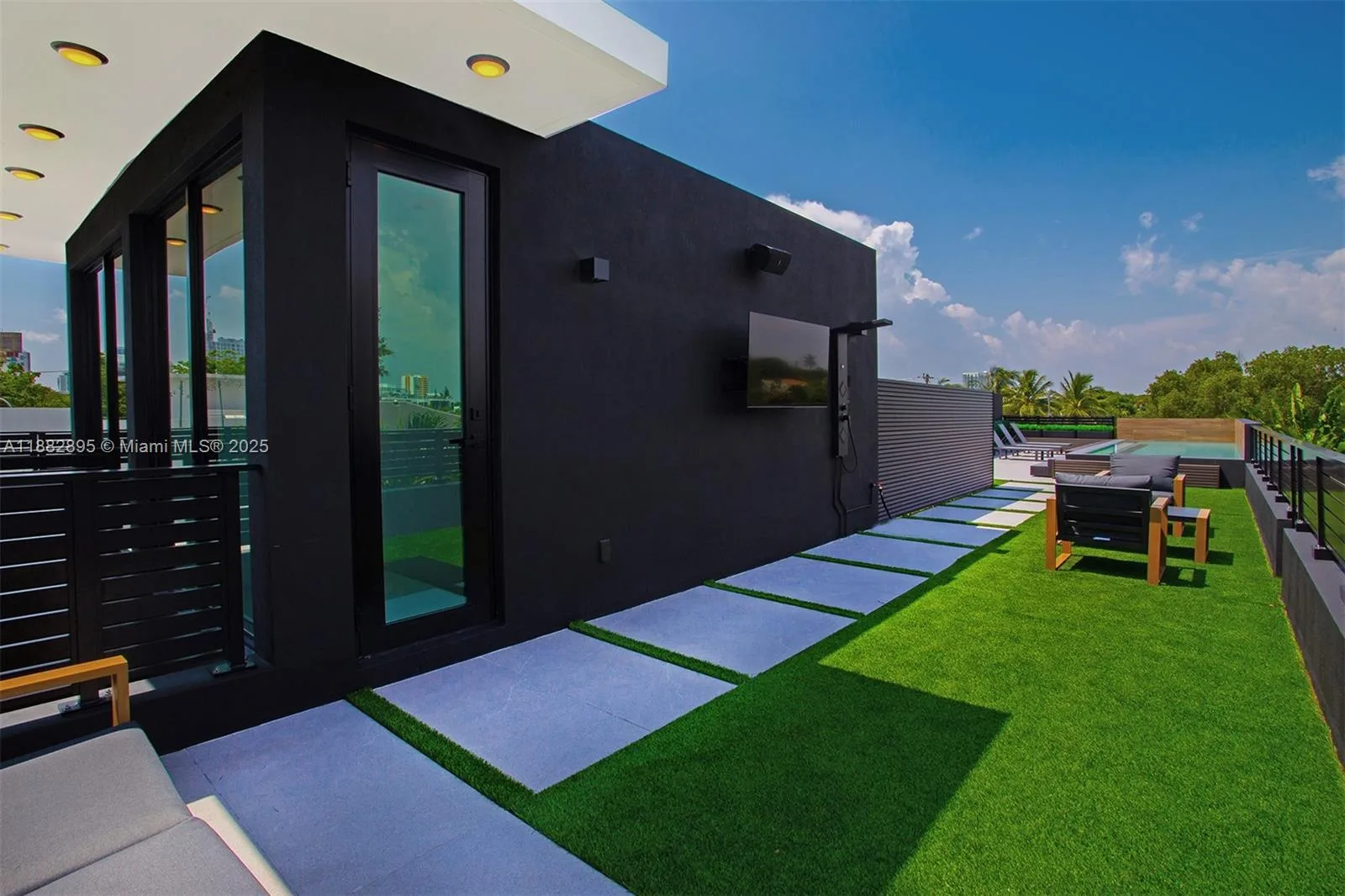 420 SW 15th Rd, Miami, FL 33129 photo 5