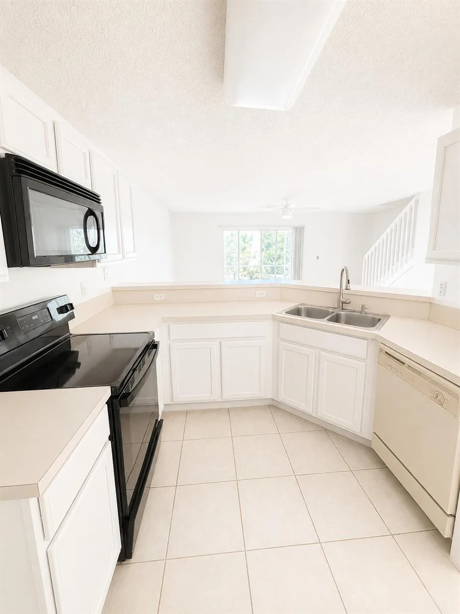 111 FOX MEADOW Run, Jupiter, FL 33458 photo 3