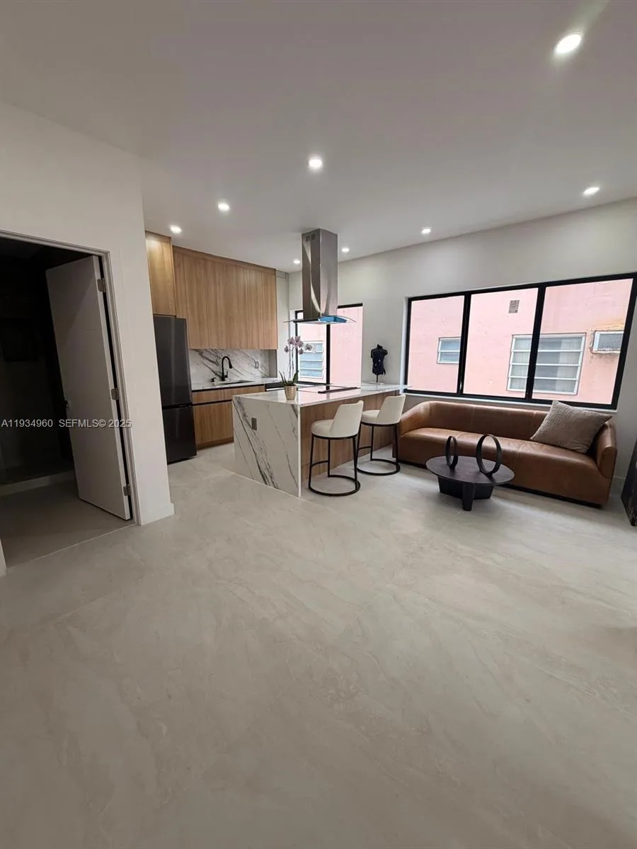 2436 SW 7th St # 102, Miami, FL 33135