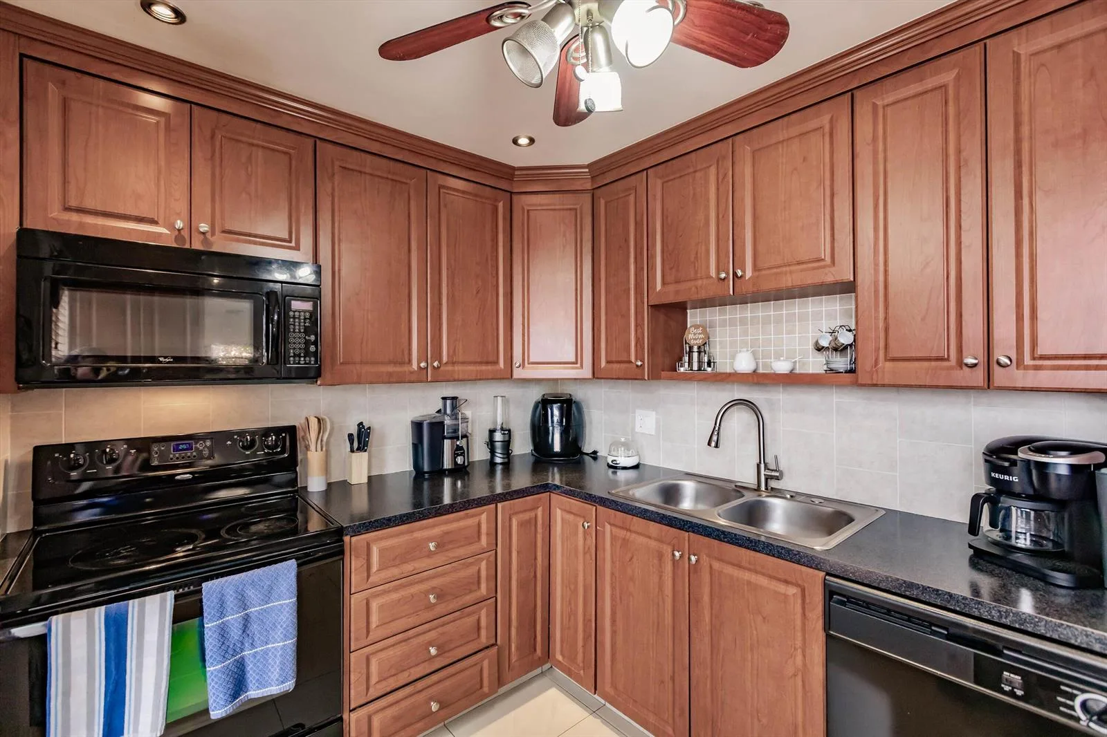 4270 NW 40th Street # 105, Lauderdale Lakes, FL 33319 photo 2
