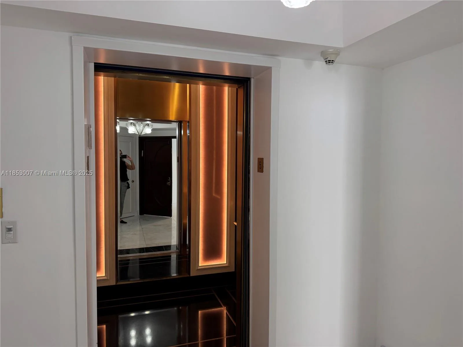 2600 Island Blvd # 505, Aventura, FL 33160