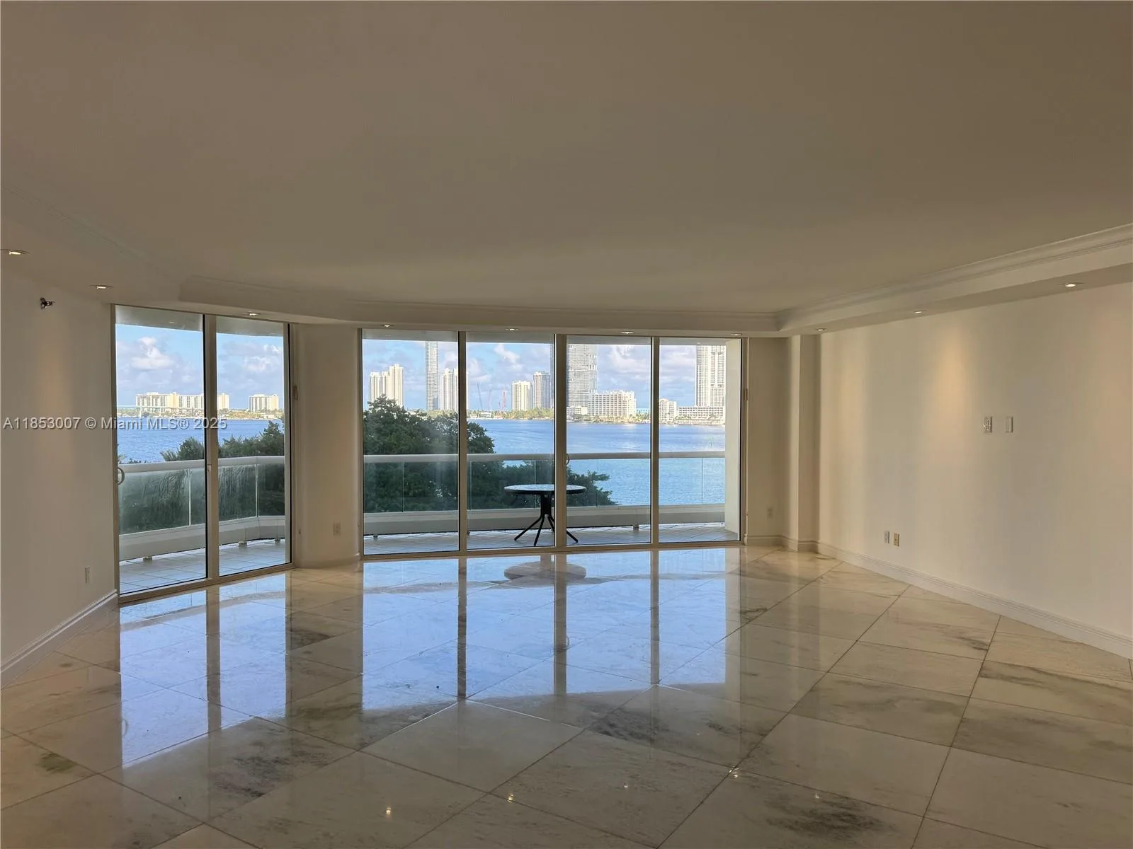 2600 Island Blvd # 505, Aventura, FL 33160 photo 3