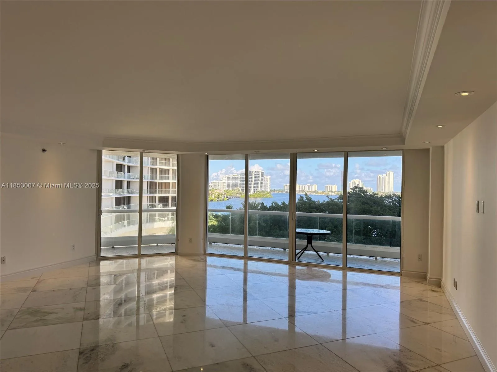 2600 Island Blvd # 505, Aventura, FL 33160 photo 4