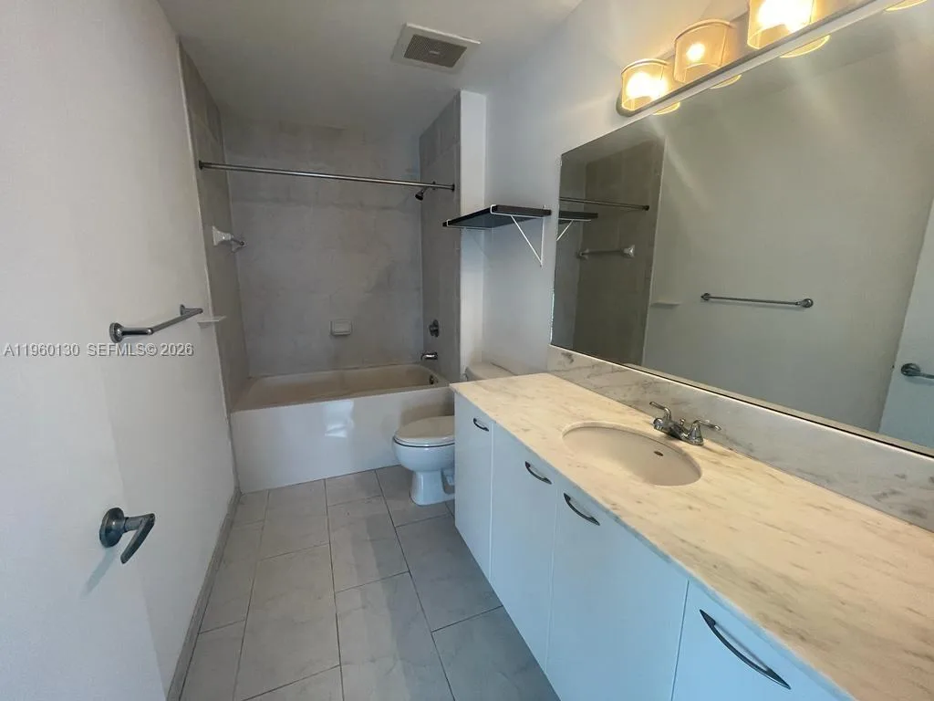 133 NE 2 AVE # 1813, Miami, FL 33132 photo 3
