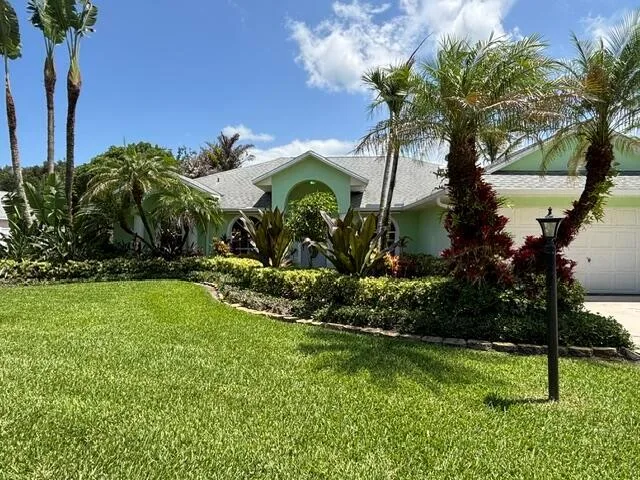246 SE Ashley Oaks Way, Stuart, FL 34997 photo 2