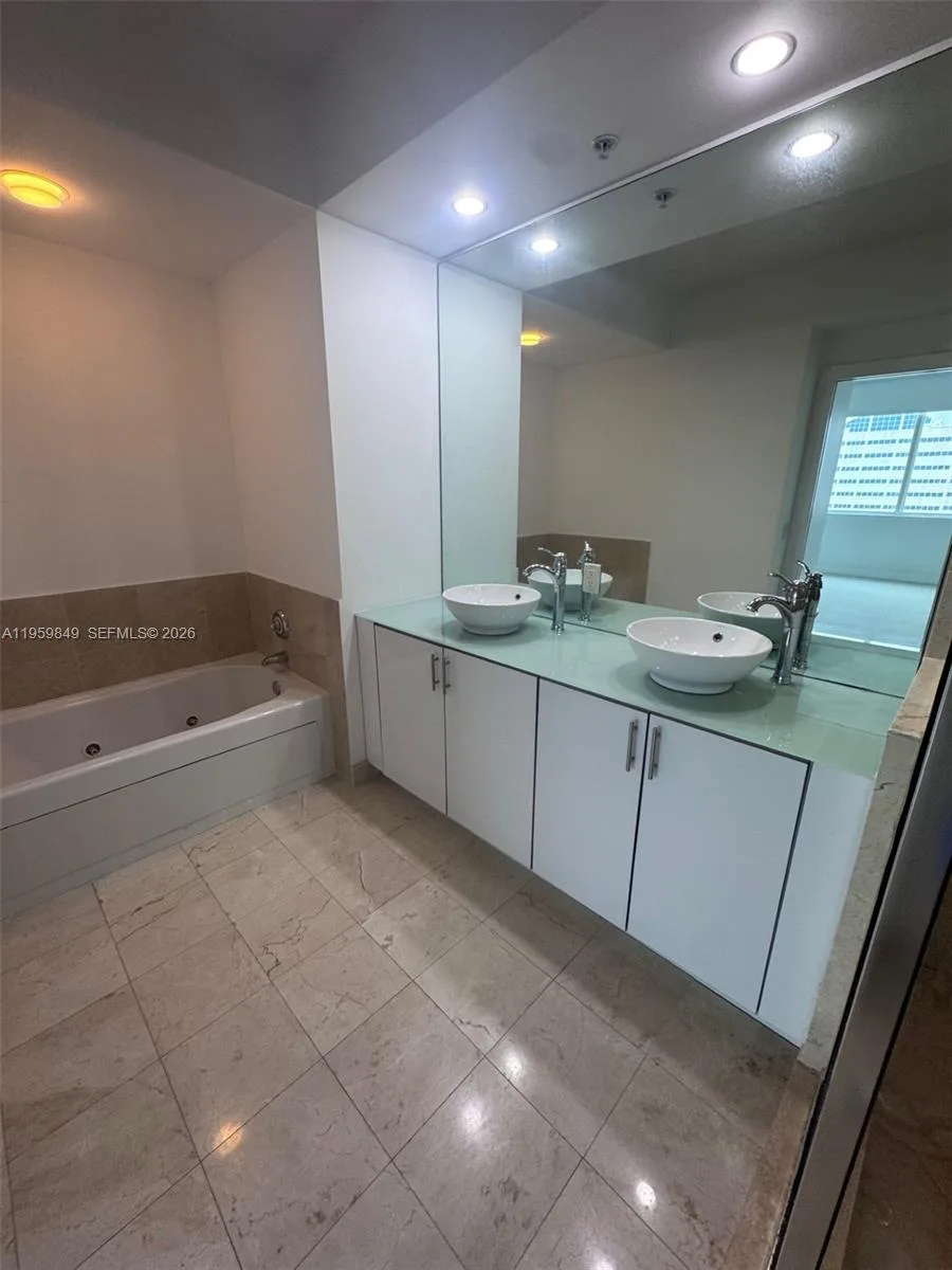 315 NE 3rd Ave # 1905, Fort Lauderdale, FL 33301 photo 9