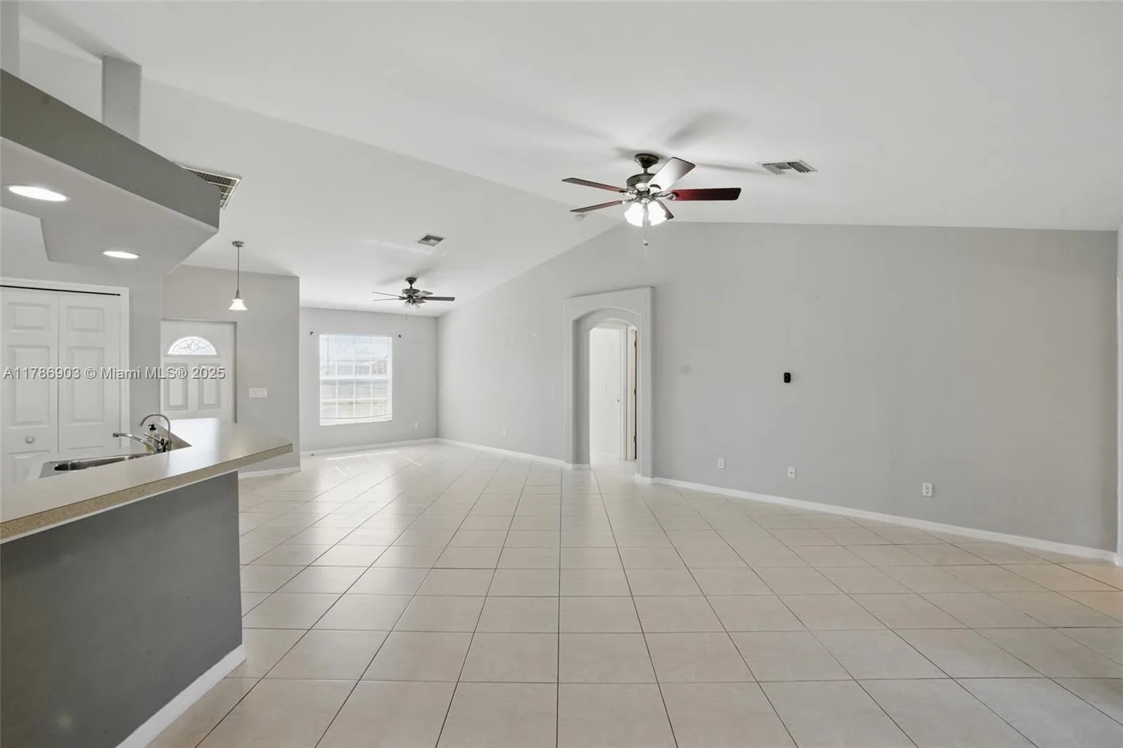 3540 NE 20th place, Cape Coral, FL 33909 photo 3