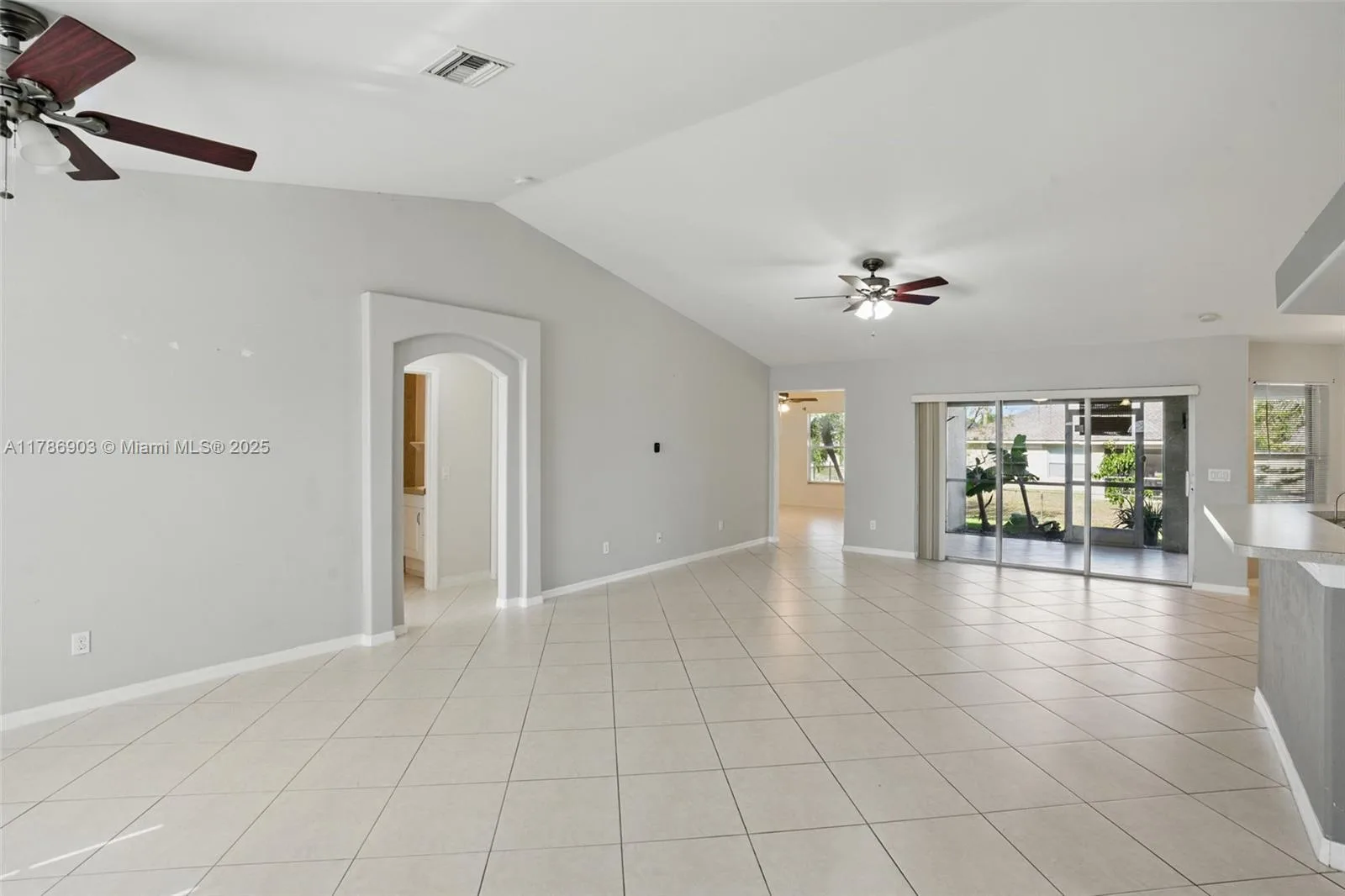 3540 NE 20th place, Cape Coral, FL 33909 photo 5