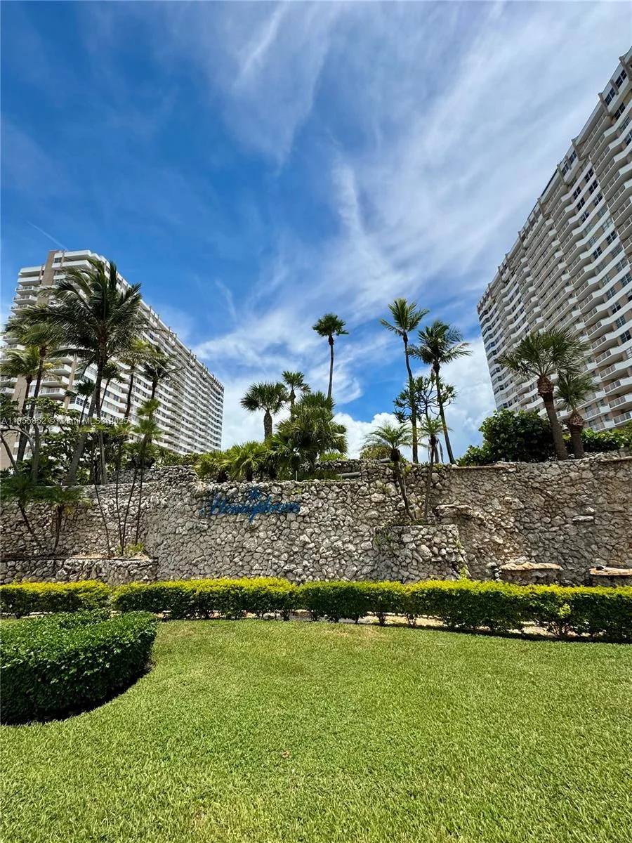 1980 S Ocean Dr # 22E, Hallandale Beach, FL 33009